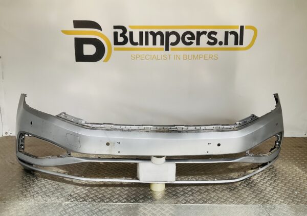 Bumper Volkswagen Passat B8 Facelift 4xpdc 2018-2021 3G0807221 Voorbumper 1-B8-13317R