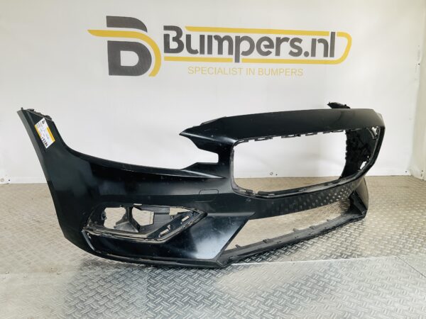 Bumper Volvo S60 V60 2018-2022 31690589 Voorbumper 1-E3-13386R