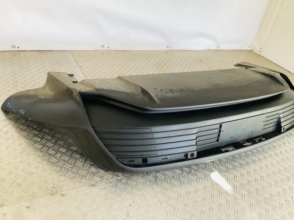 Bumper Porsche Taycan 9J1 pdc 9J18079831 Achterbumper 1-R8-13692R