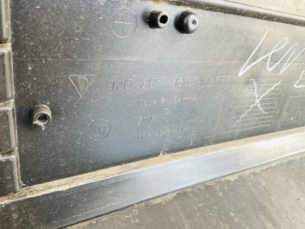 Bumper Porsche Taycan 9J1 pdc 9J18079831 Achterbumper 1-R8-13692R