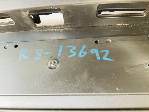 Bumper Porsche Taycan 9J1 pdc 9J18079831 Achterbumper 1-R8-13692R