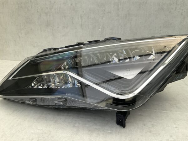 KOPLAMP SEAT LEON 5F FACELIFT 17-21 LED 5F1941007L LINKS SE-5393