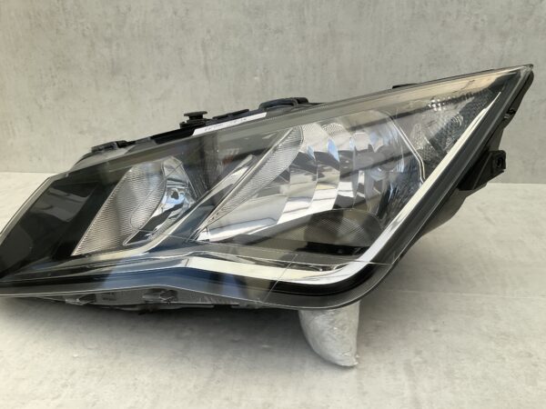 KOPLAMP SEAT LEON 5F HALOGEEN 12-16 5F1941005A LINKS SE-8484