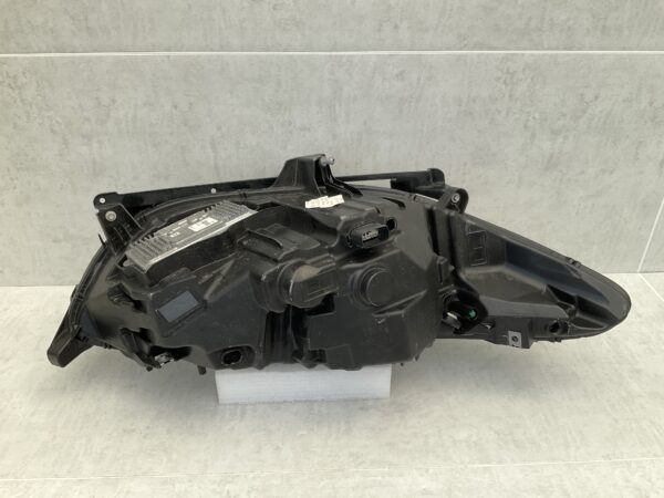 KOPLAMP FORD MONDEO DYNAMIC LED ES73-13D155-CG LINKS FO-8140