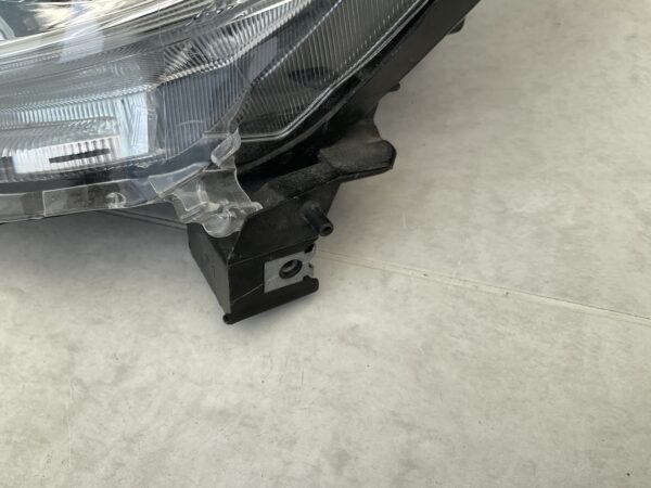 KOPLAMP NISSAN MICRA K13 260601HB0B LINKS NI-8115