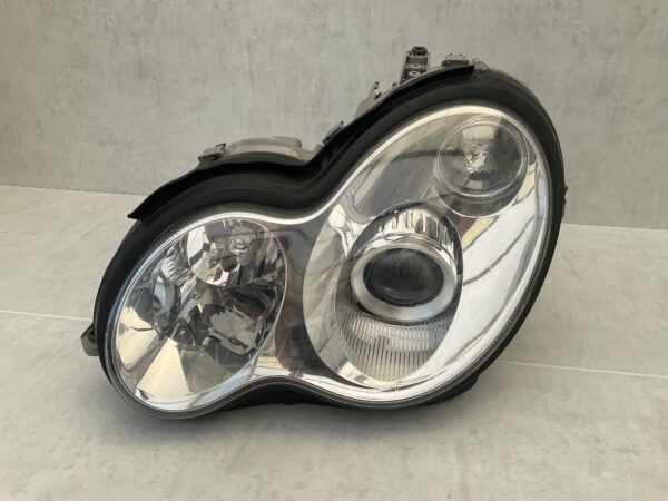 KOPLAMP MERCEDES C KLASSE W203 XENON A2038203761 LINKS MB-5116