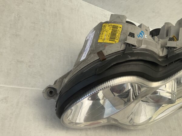 KOPLAMP MERCEDES C KLASSE W203 XENON A2038203761 LINKS MB-5116