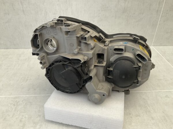 KOPLAMP MERCEDES C KLASSE W203 XENON A2038203761 LINKS MB-5116