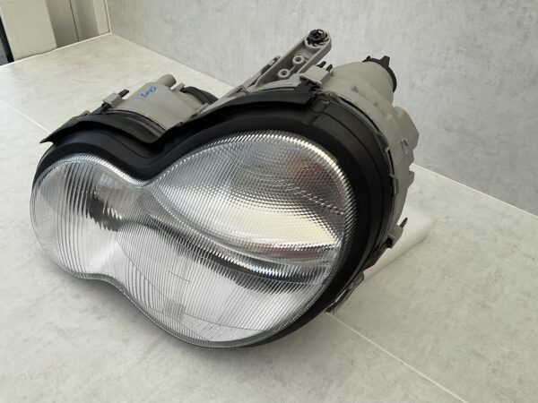 KOPLAMP MERCEDES C KLASSE W203 XENON A2038201161 LINKS MB-5299