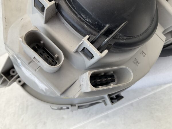 KOPLAMP MERCEDES C KLASSE W203 XENON A2038201161 LINKS MB-5299
