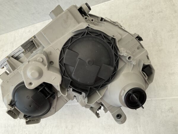 KOPLAMP MERCEDES C KLASSE W203 XENON A2038201161 LINKS MB-5299