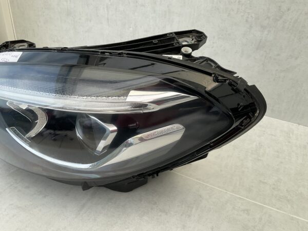 KOPLAMP MERCEDES B KLASSE W246 HIGH LED A2469066101 LINKS MB-5620