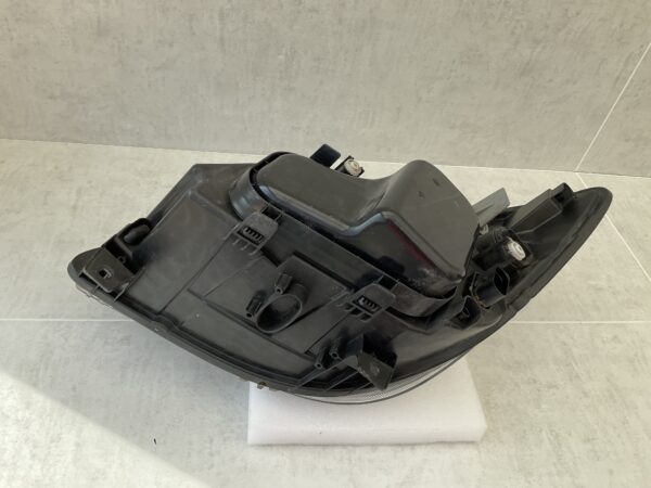 KOPLAMP MERCEDES W906 SPRINTER A9068200261 RECHTS MB-4180