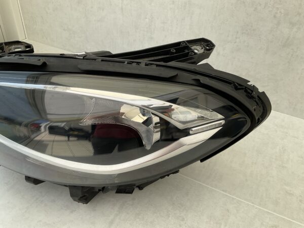 KOPLAMP MERCEDES B KLASSE W246 HALOGEEN A2468205361 LINKS MB-5364
