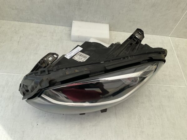 KOPLAMP MERCEDES B KLASSE W246 HALOGEEN A2468205361 LINKS MB-5364