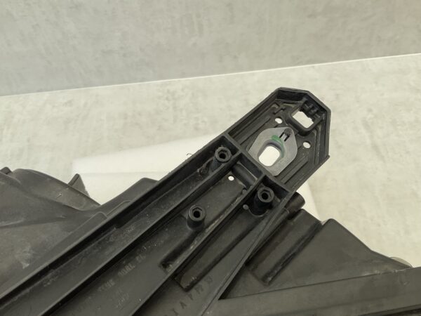 KOPLAMP MERCEDES B KLASSE W246 HALOGEEN A2468205361 LINKS MB-4610
