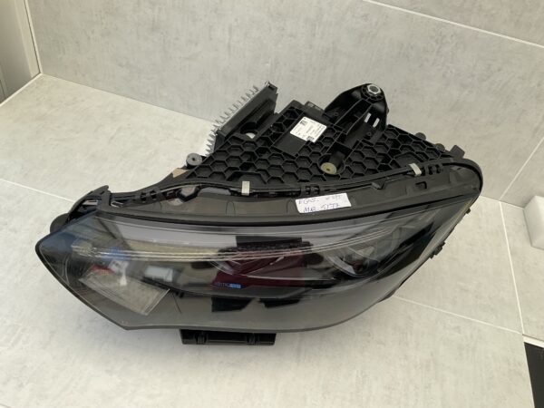 KOPLAMP MERCEDES EQS W295 DIGITAL LIGHT A2959062301 LINKS MB-5177