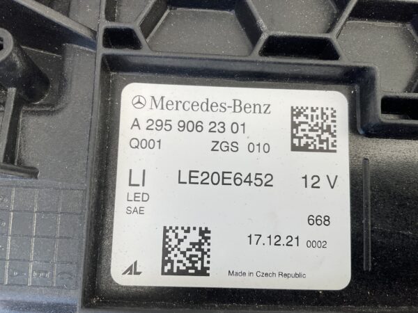 KOPLAMP MERCEDES EQS W295 DIGITAL LIGHT A2959062301 LINKS MB-5177