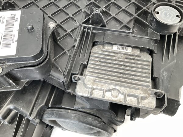 KOPLAMP FORD KUGA FACELIFT XENON GV41-13D15A-AF RECHTS FO-3074