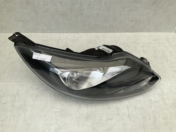 KOPLAMP FORD FOCUS HALOGEEN BM51-13W029-RA RECHTS FO-4881