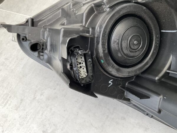 KOPLAMP FORD ECOSPORT XENON FACELIFT GN1513W030JE LINKS FO-4580