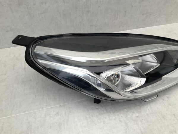 KOPLAMP FORD FIESTA MK8 LED  L1BB-13E014-CE RECHTS FO-8312