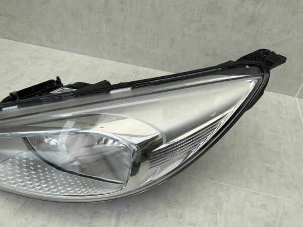 KOPLAMP FORD FOCUS MK3 F1EB-13W030 AEA LINKS FO-5578