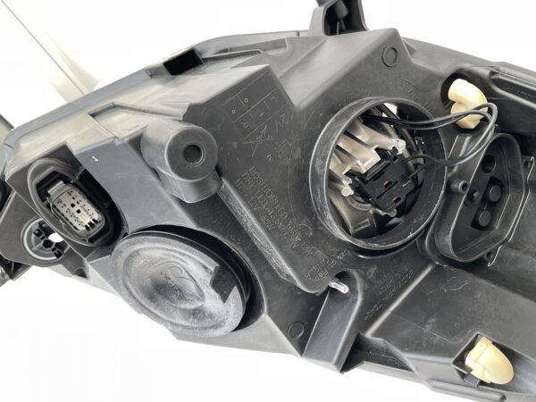 KOPLAMP FORD FIESTA MK8 LED H1BB13W030AK LINKS FO-4546