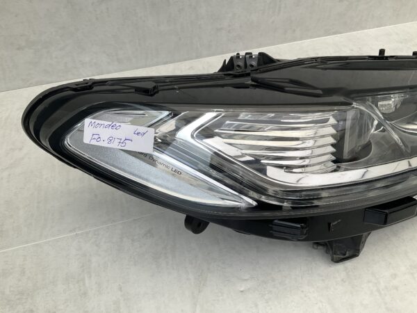 KOPLAMP FORD MONDEO LED ES73-13D154-ac RECHTS FO-8175