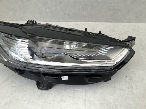 KOPLAMP FORD MONDEO LED ES73-13D154-ac RECHTS FO-8175