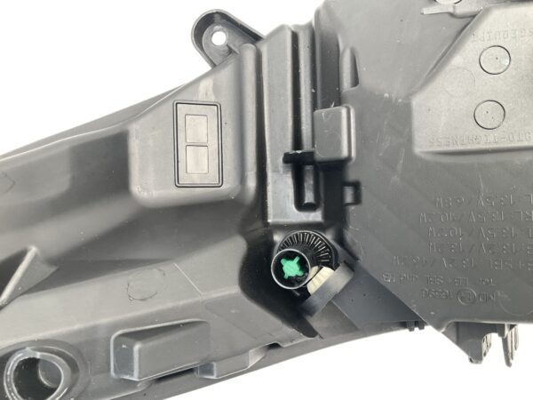 KOPLAMP FORD MONDEO LED ES73-13D154-ac RECHTS FO-8175