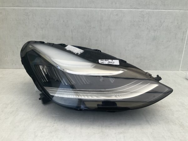 KOPLAMP TESLA MODEL 3Y 3 Y LED 1514952-00-C L90137043 RECHTS TE-8143