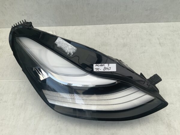 KOPLAMP TESLA MODEL 3Y 3 Y LED 1514952-00-C L90137043 RECHTS TE-8143