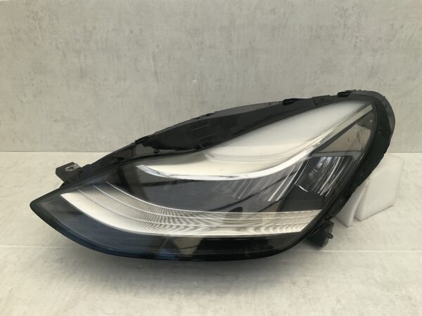 KOPLAMP TESLA MODEL 3 LED 1077375-00-C LINKS TE-8063A