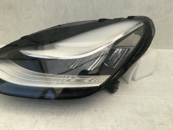 KOPLAMP TESLA MODEL 3 LED 1077375-00-C LINKS TE-8063A