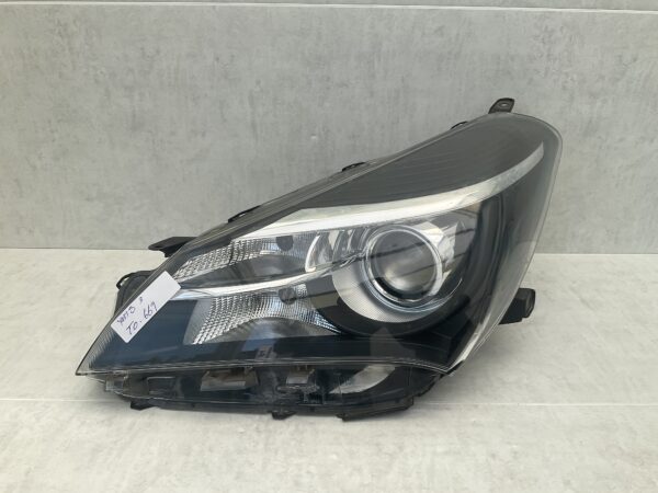 KOPLAMP TOYOTA YARIS 3 HALOGEEN LINKS TO-669
