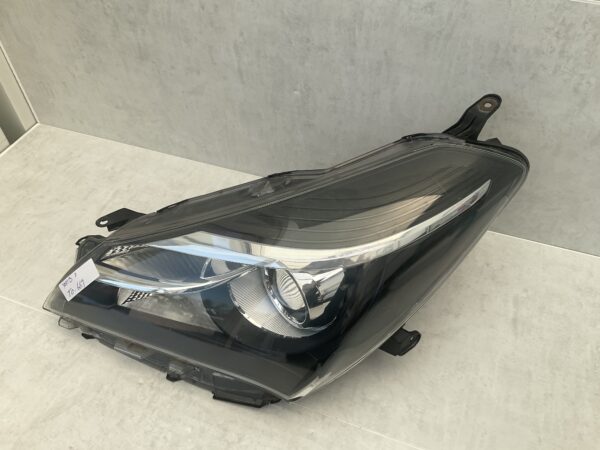 KOPLAMP TOYOTA YARIS 3 HALOGEEN LINKS TO-669