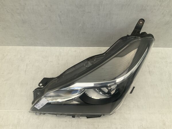 KOPLAMP TOYOTA YARIS 3 HALOGEEN LINKS TO-669