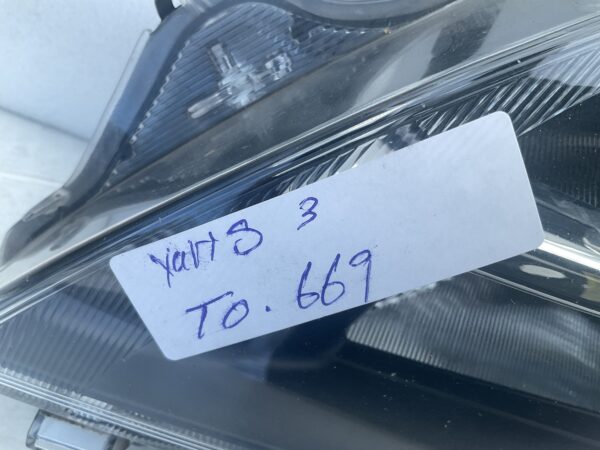 KOPLAMP TOYOTA YARIS 3 HALOGEEN LINKS TO-669