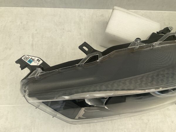 KOPLAMP TOYOTA YARIS LED K0-6EU RECHTS TO-670
