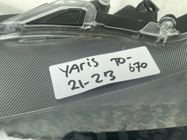 KOPLAMP TOYOTA YARIS LED K0-6EU RECHTS TO-670