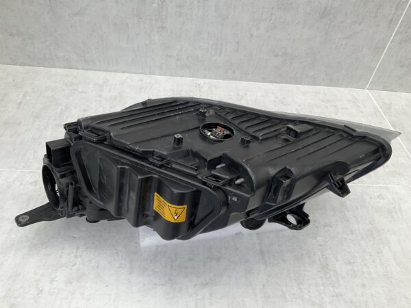 KOPLAMP VOLVO V40 XENON 31283333 RECHTS VO-8049