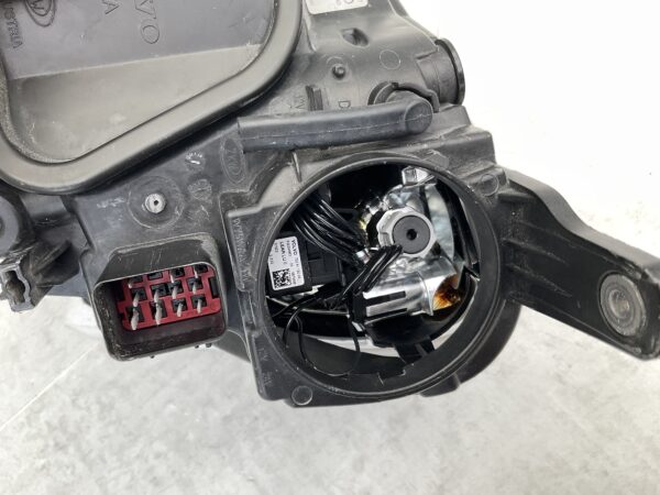 KOPLAMP VOLVO V40 XENON 31283333 RECHTS VO-8049