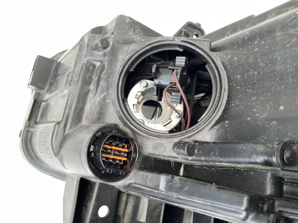KOPLAMP HYUNDAI KONA FULL LED J9921-21110 LINKS HY-3863