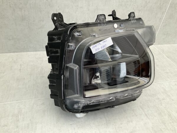 KOPLAMP HYUNDAI STARIA VAN 92102CG100 CG921-61080 H05R US4 RECHTS HY-8341