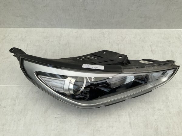 KOPLAMP HYUNDAI I30 92102G4020  RECHTS HY-5205