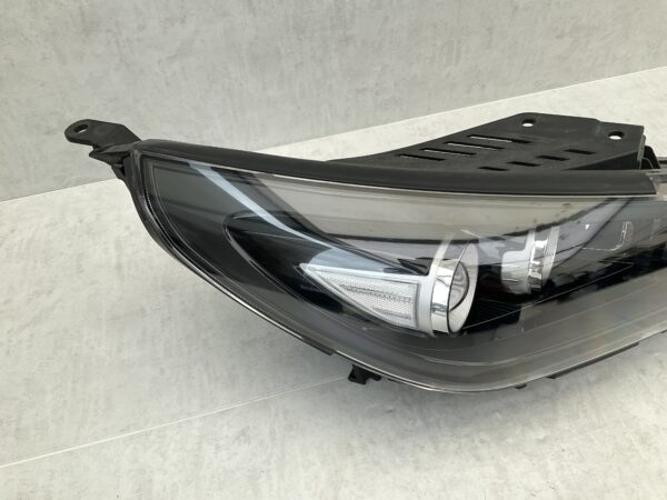 KOPLAMP HYUNDAI I30 G12R LED 92102-G4120 RECHTS HY-8139