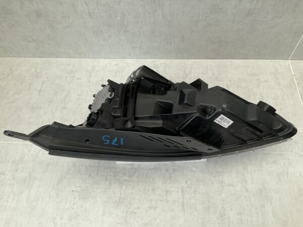 KOPLAMP HYUNDAI I30 G12R LED G4921-21060 RECHTS HY-5514