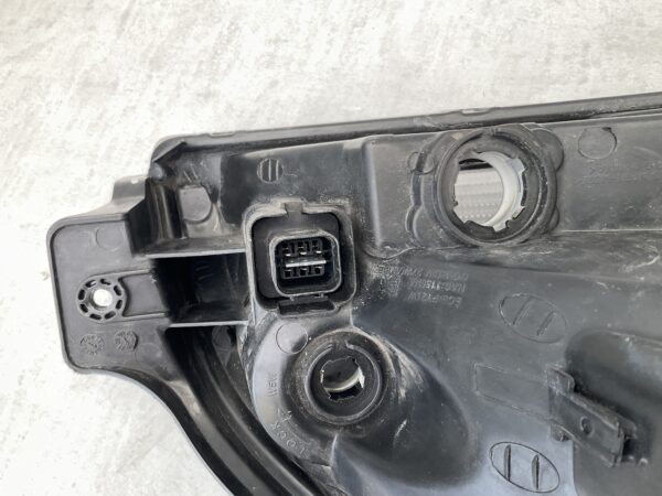 KOPLAMP HYUNDAI TUCSON HALOGEEN 921012EXXX  LINKS HY-8067