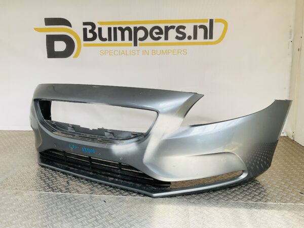 Bumper Volvo V40 Normaal geen pdc 31283732 Voorbumper 1-E3-13906z